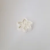 KREATIVNI SLATKIŠI Modla za kolace i ukrase Narcis, 4 cm, Bela