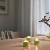 LÖVSKOGSLUND Mirisna sveca u caši, jabuka/svetložuta, 12 h