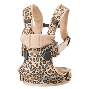 BabyBjörn nosilka - One. Beige/Leopard