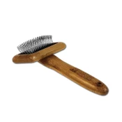 Bamboo Bambusova krtača Groom Medium s konicami iz nerjavečega jekla, Finisher