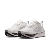 Nike W VOMERO PLUS ESS, ženski tekaški copati, bela IO9916