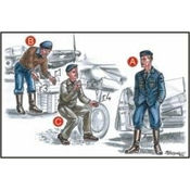 Special Hobby maketa-miniatura French Mechanics (2 fig.) And Pilot WW II • maketa-miniatura 1:72 figure • Level 4