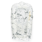 dockatot® višenamjensko gnijezdo deluxe+ carrara marble (0-8 m)