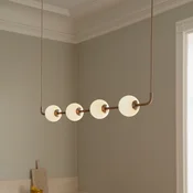UMAGE LED-visoka svetilka Audrey LINEAR, medenina, 118 cm, 4-svetilna. - Dnevna soba/jedilnica - Dizajn - medenina, opal - Kovina