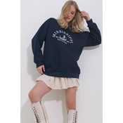 Trend Alaçati Stili Womens Navy Blue Crew Neck 3 Thread Embroidered Oversize Sweatshirt