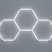Stropna svetilka HEXAGON 3 iz belega aluminija za garažo, 6500K