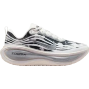 Nike Tekaški copati Vomero Plus