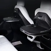 Zložljiva miza na zadnjih sedežih za Tesla model Y/3