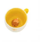 Rumena/kremno bela porcelanasta skodelica 350 ml Surprise Highland Cow – Sass & Belle