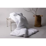 Venture Design Prešita odeja 200x150 cm bela