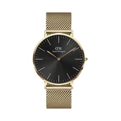 Sat Daniel Wellington
