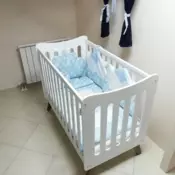 Deciji krevetac Retro - drveni krevetac za bebe u beloj boji