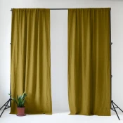 Oker rumeno-zelena lanena zavesa 140x250 cm Moss Green – Linen Tales