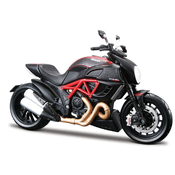 Komplet Maisto Ducati Diavel Carbon 1:12