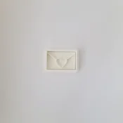 KREATIVNI SLATKIŠI Modla za kolace i ukrase Ljubavno pismo, 6 cm, Bela