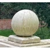 Casa Padrino Baroque Cannonball on Stand White A� 20 x H. 24 cm - Baroque Garden & Terrace Decoration - Garden & Terrace Decoration in Baroque Style - Baroque Garden & Terrace Decoration