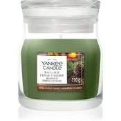 Yankee Candle Balsam & Cedar Fireside dišeča sveča Signature 110 g