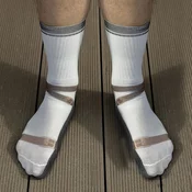 Smešno je nositi sandale