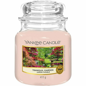 Yankee Candle Aromatična sveča Classic srednja Tranquil Garden 411 g
