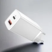 BASEUS GaN2 Lite polnilnik USB / USB-C 65W, bela