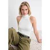 Trendyol Top off-bela