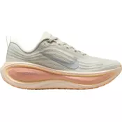 Nike Tekaški copati Vomero Plus