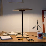MARSET Ginger S LED namizna svetilka O32cm hrast/bela - Dnevna soba/jedilnica - Dizajn - hrast, bela, črna - Les