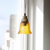 PR Home viseča svetilka Emmi, jantar/medenina, steklo, vtič, E27 - Dnevna soba/jedilnica - Vintage - jantar, medenina