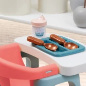 Stolček za hranjenje Nursery Écoiffier za 30 cm dojenčka s stekleničko za hranjenje in dodatki od 18 mes