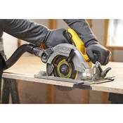 Stanley FatMax V20 Aku bezuhlíková okružní pila bez aku 18 V SFMCS551B