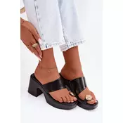 Ženski copati z okrašeno peto
