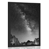 Plakat zvezdnato nebo nad skalami v črnobeli varianti - 30x45 no frame