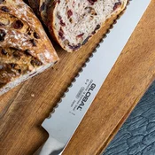 Global Nož za kruh G-9 z nazobčanim rezilom 22/ 34cm / inox