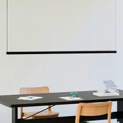 HAY viseča svetilka Factor Linear directional, črna, vrtljiva - Dnevna soba/jedilnica - Dizajn - črna, prozorna - Kovina
