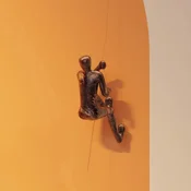 KARE stenski predmet Climber Rope, poliresin, višina 51 cm, rjava - Dnevna soba/jedilnica - Dizajn - rjava, zlata - Plastika