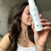 Hidratantna esencija za sjajnu put CBD | Hemptouch | 100 ml