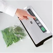 Solis Easy Vac Pro 569 vakuumski sesalnik 800 mbar, črna/srebrna