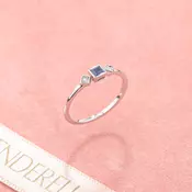 Princess cut safir sa brilijantima