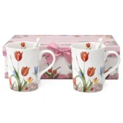 Komplet dveh porcelanastih skodelic s prostornino 320 ml in motivom tulipana z žličkami in darilno škatlo