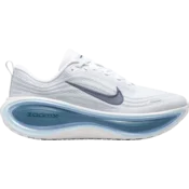 Nike Tekaški copati Vomero Plus