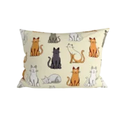 Polietilenska jastucnica COLORED CATS POLY 50x70 cm, krem boje