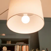Philips LED sijalka E27 7W 806lm 2.700K mat 3ks - Steklo