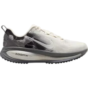 Nike Tekaški copati Vomero 18 SE