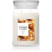 Yankee Candle Caramel Kiss dišeča sveča 567 g
