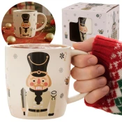 sarcia.eu Kremasta, BOŽIČNA SKODELICA porcelanska, božični motiv – orehovček – ZAPAKIRANA V DARILNI ŠKATLI 365 ml