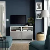 BESTA TV stalaža s vratima, bela/Kallviken/Stubbarp svetlosiva, 120x42x74 cm