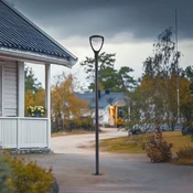 Lucande LED-zunanja svetilka Filor, črna, aluminij, 250 cm - Sodobni - črno