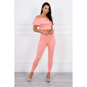 Set with apricot ruffle