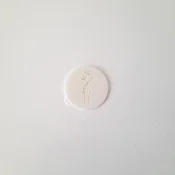 KREATIVNI SLATKIŠI Modla za kolace i ukrase Cvece u ruci, Leva, 8 cm, Bela
