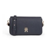 Tommy Hilfiger za ženske. AW0AW15180 TH Emblem torbica za na ramo z zavihkom v mornariški barvi (OSFA), Priložnostno, Poliuretan,
